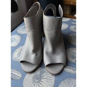 Steve Madden Nonstop Womens Leather Gray Peep Toe Bootie 9M Stacked Chunky Heel